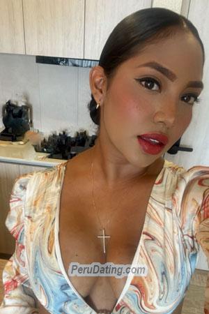 195909 - Ylene Age: 32 - Colombia