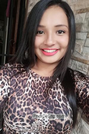 204021 - Tavy Age: 26 - Costa Rica