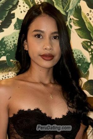 211139 - Daniela Age: 24 - Colombia